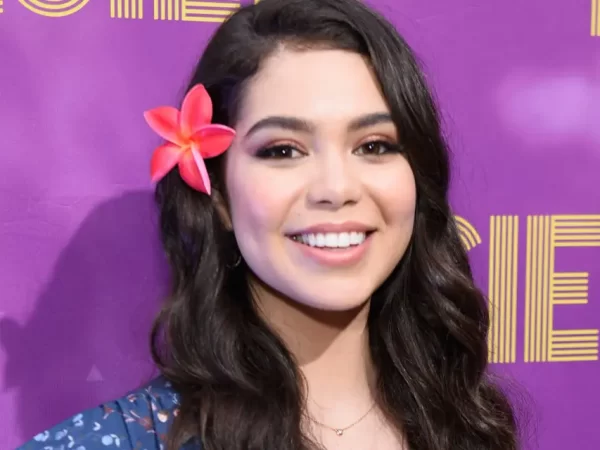 Auli’i Cravalho Net Worth 2022